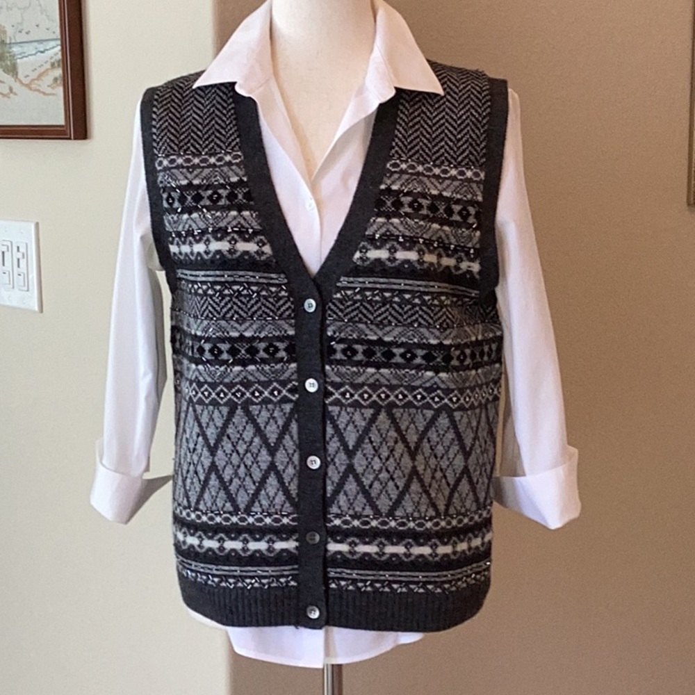 JH Collectibles Gray and White Nordic Patterned Knit Vest
